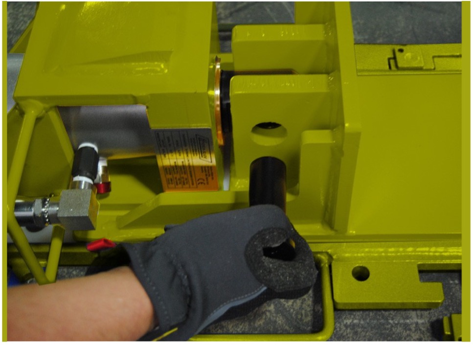 Hydra-slide XLP push-pull head attaching to cylinder. 